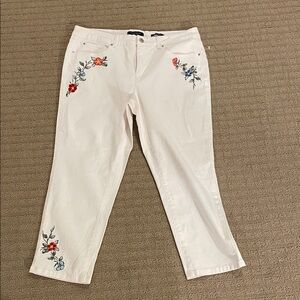 Charter Club White Capri Pants with Embroidered Flowers